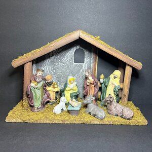 VTG Wooden Creche Christmas Nativity Manger Stable Set w/ 9 Figurines 7 x 11"